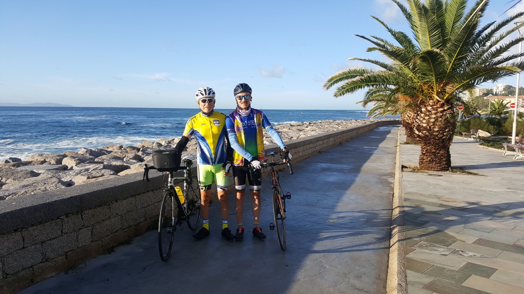 Sur un parking en péripherie d'Ajaccio, on est fin prêt