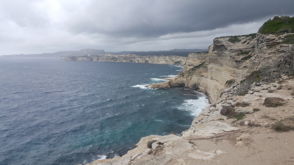 La citadelle de Bonifacio au loin