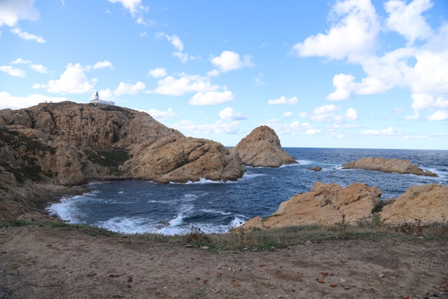 Île Rousse - Phare de la Pietra - vue arrière